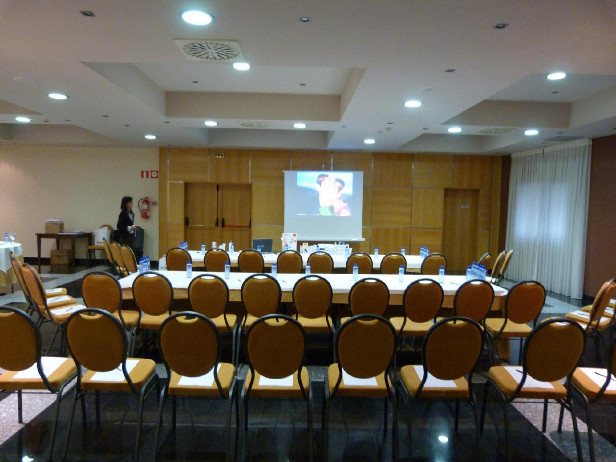 Gran Hotel Ciudad De Barbastro Zewnętrze zdjęcie